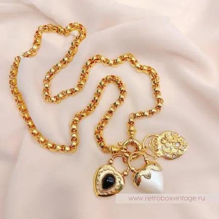 JOAN RIVERS Ожерелье-цепь с подвесками «Сердца трех»