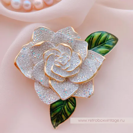 JOAN RIVERS Брошь «Кристальная белая гардения»