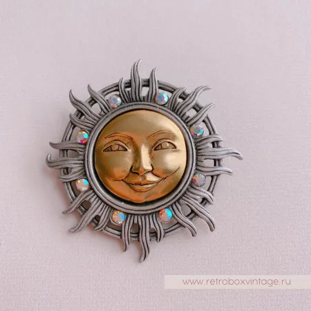 JJ / JONET JEWELRY Брошь-кулон «Солнце с улыбкой»