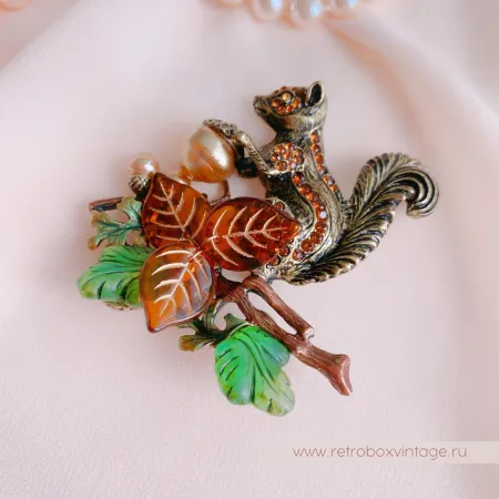 SWEET ROMANCE Брошь «Белочка»