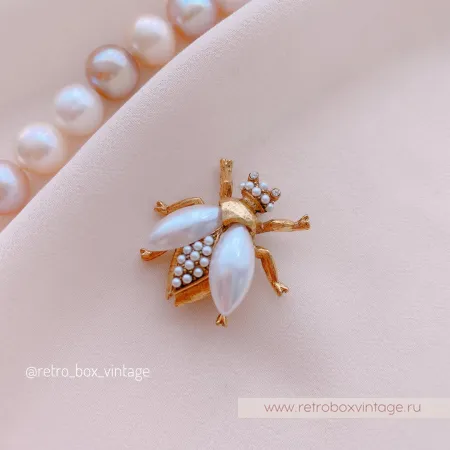 SWEET ROMANCE Трио брошей «Жемчужные пчелки в золоте» (3 шт)