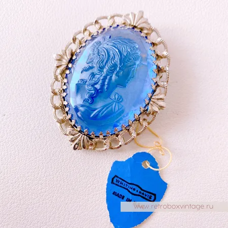 Образец этикетки (в качестве маркировки оригинальной броши), показана для примера.