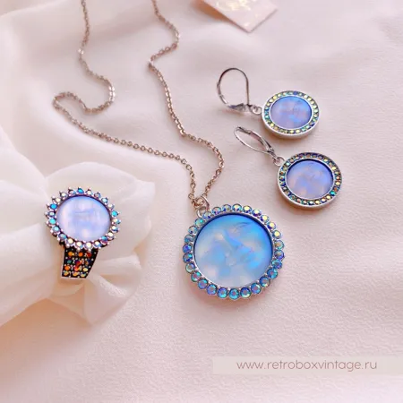 KIRKS FOLLY Кулон на цепочке «Голубая луна»