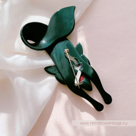 LEA STEIN Брошь «Лиса арлекин: хвойный лес» черные глазки