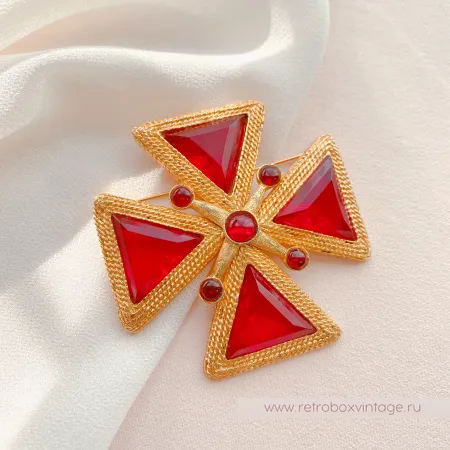 Брошь-кулон "Рубиновый кристальный мальтийский крест"