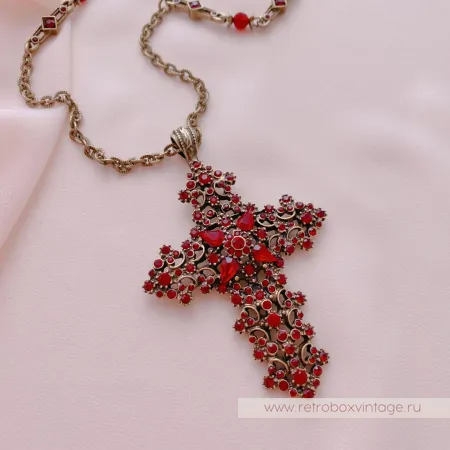 SWEET ROMANCE Кулон на цепочке «Гранатовый крест»