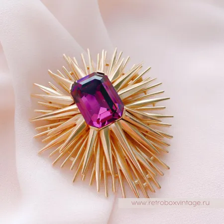 TRIFARI Брошь «Лучистая звезда: аметист в золоте»