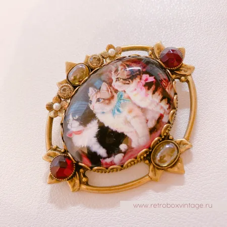 SWEET ROMANCE Брошь «Три милых котенка» (с нюансом)