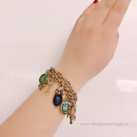 SWEET ROMANCE Браслет «Пять богинь с инталиями и шармами: зеленая»