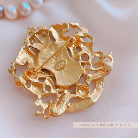 JOAN RIVERS Брошь «Фамильный герб со львами»