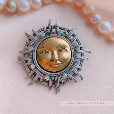 JJ / JONET JEWELRY Брошь-кулон «Солнце с улыбкой»