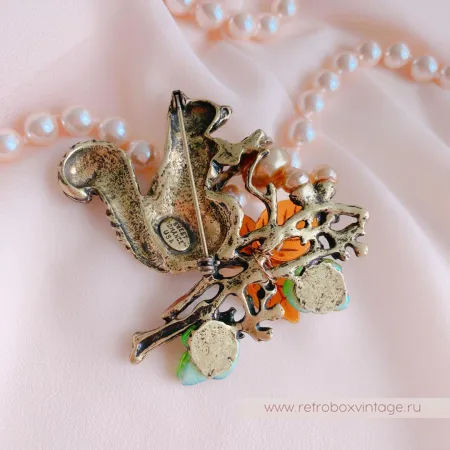 SWEET ROMANCE Брошь «Белочка»