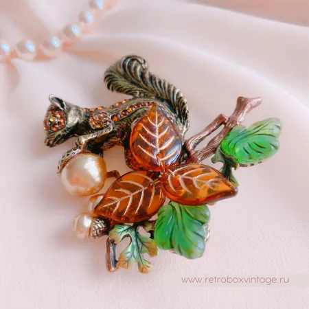 SWEET ROMANCE Брошь «Белочка»