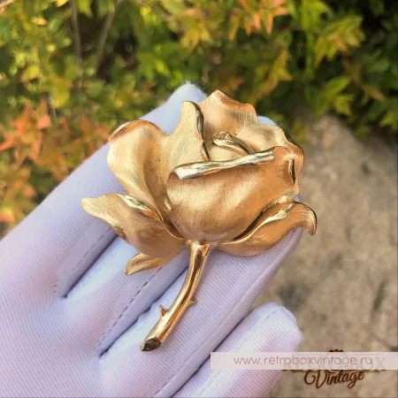 TRIFARI Брошь «Роза с пышным бутоном: золото»