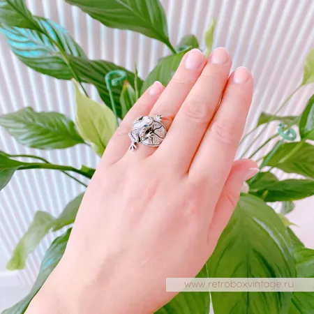 SWEET ROMANCE Кольцо "Лягушка на кувшинке: серебро"