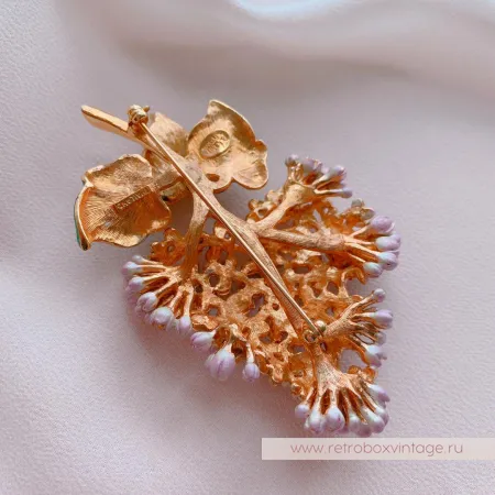 JOAN RIVERS Брошь «Ветка сирени»