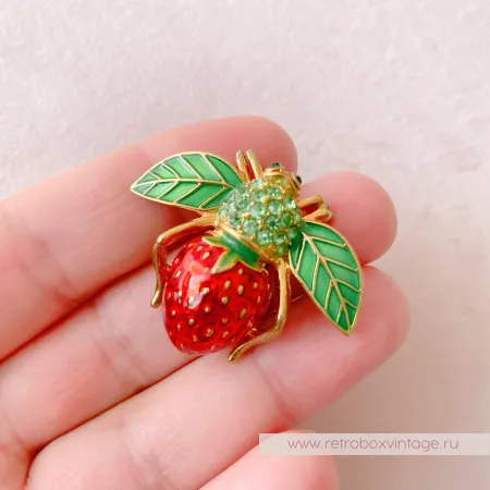JOAN RIVERS Броши Пчелки земляника и сердечки