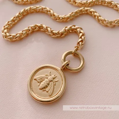 JOAN RIVERS Ожерелье «Медальон с золотой пчелой» (уценка)