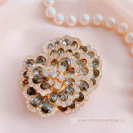 CINER Брошь «Дымчатая фиалка»