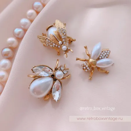 SWEET ROMANCE Трио брошей «Жемчужные пчелки в золоте» (3 шт)