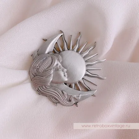 JJ / JONET JEWELRY Брошь «Девушка луна и солнце»
