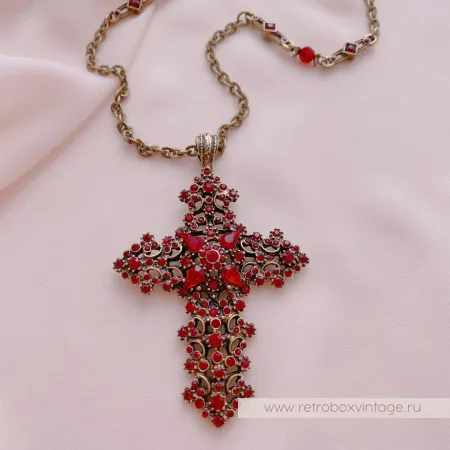 SWEET ROMANCE Кулон на цепочке «Гранатовый крест»