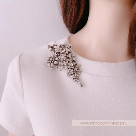 SWEET ROMANCE Брошь «Корсажная роскошь»