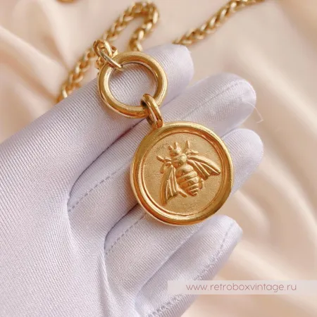 JOAN RIVERS Ожерелье «Медальон с золотой пчелой» (уценка)