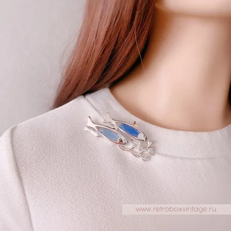 MONET Брошь «Три серебристые рыбки»