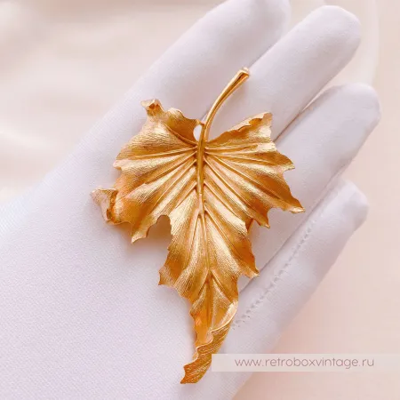 TRIFARI Брошь «Кленовый лист изысканный: золото»