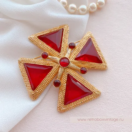Брошь-кулон "Рубиновый кристальный мальтийский крест"