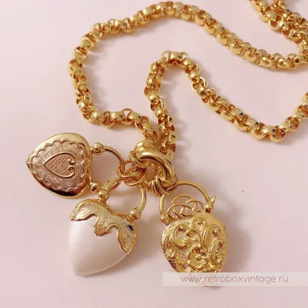 JOAN RIVERS Ожерелье-цепь с подвесками «Сердца трех»