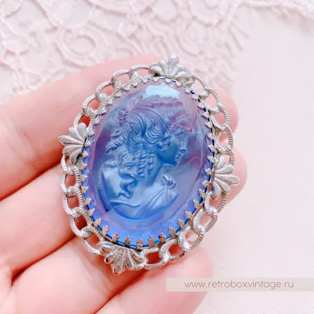 WHITING AND DAVIS Комплект «Секрет Афродиты: голубые камеи» брошь и клипсы