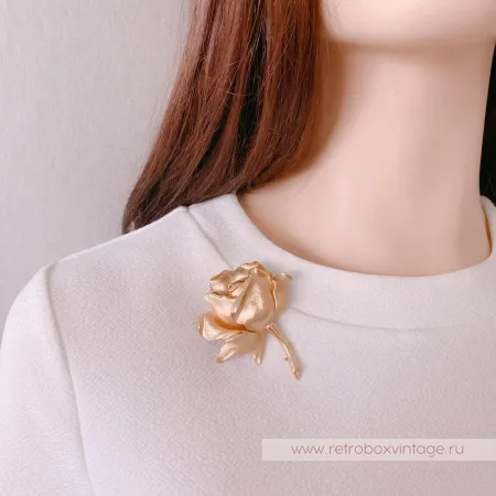 TRIFARI Брошь «Роза с пышным бутоном: золото»