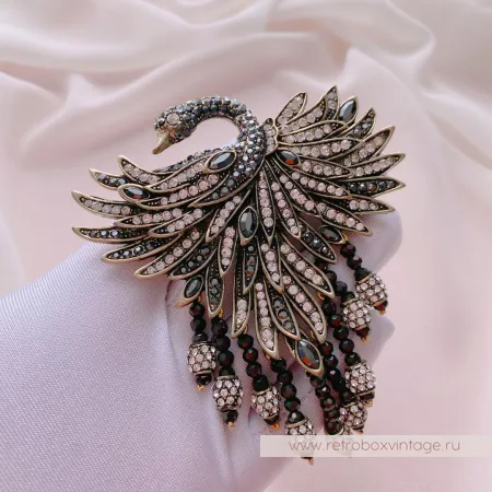 HEIDI DAUS Брошь «Царевна-лебедь»