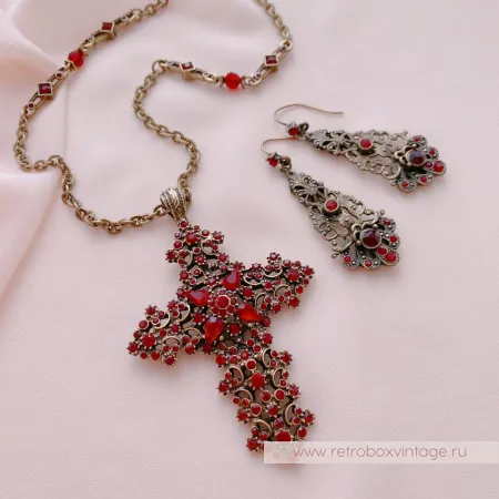 SWEET ROMANCE Кулон на цепочке «Гранатовый крест»