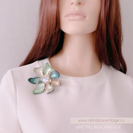 ALEXIS BITTAR Брошь «Цветик-семицветик с лунным камнем»