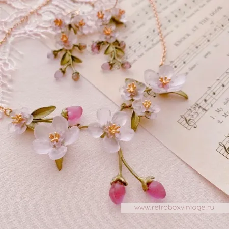 MICHAEL MICHAUD Колье "Нежная весна: цветы персика" крупные цветы