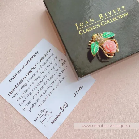 JOAN RIVERS Брошь «Пчелка-гардения»