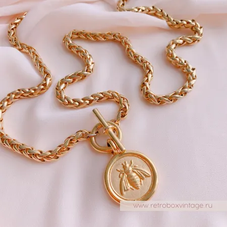 JOAN RIVERS Ожерелье «Медальон с золотой пчелой» (уценка)