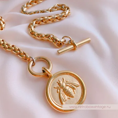 JOAN RIVERS Ожерелье «Медальон с золотой пчелой» (уценка)