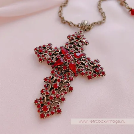 SWEET ROMANCE Кулон на цепочке «Гранатовый крест»