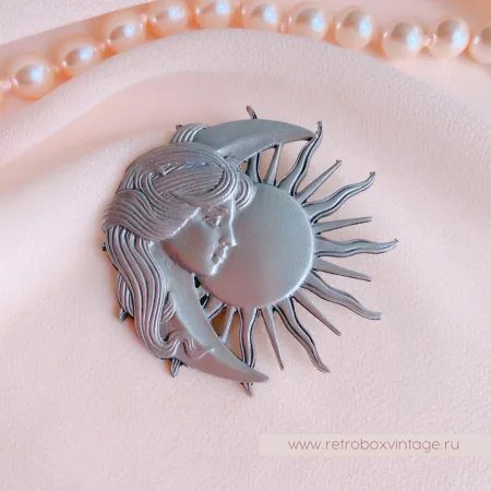 JJ / JONET JEWELRY Брошь «Девушка луна и солнце»