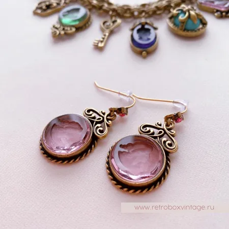 SWEET ROMANCE Браслет «Пять богинь с инталиями и шармами: зеленая»