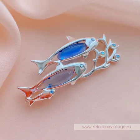 MONET Брошь «Три серебристые рыбки»