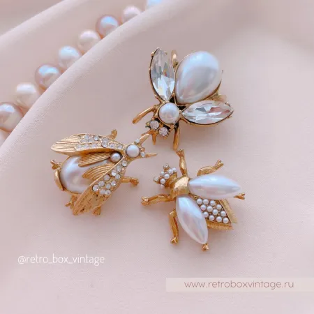 SWEET ROMANCE Трио брошей «Жемчужные пчелки в золоте» (3 шт)