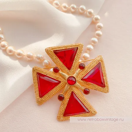 Брошь-кулон "Рубиновый кристальный мальтийский крест"