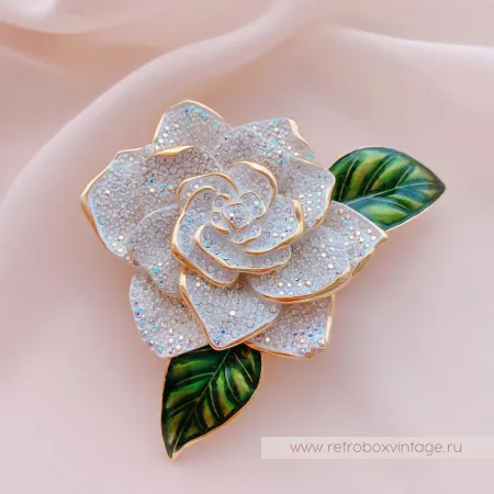 JOAN RIVERS Брошь «Кристальная белая гардения»