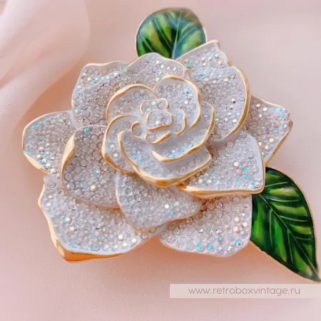 JOAN RIVERS Брошь «Кристальная белая гардения»
