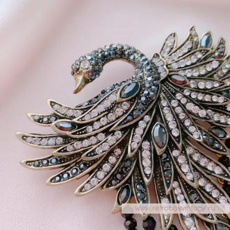 HEIDI DAUS Брошь «Царевна-лебедь»